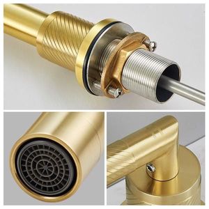 ก๊อกน้ำอ่างล้างหน้าแบบ 2 หัวจ่าย ขนาด 8 นิ้ว สีทอง สแตนเลส 3 รู พร้อมระบบดูดน้ำแบบ Pop-Up สำหรับอ่างอาบน้ำและฝักบัว - Product Image 5