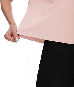 เสื้อยืดออกกำลังกายผู้หญิง คอกลม แขนสั้น สีชมพู ทรงครอป พิมพ์โลโก้ได้ตามต้องการ ผ้าถัก สีพื้น ทรงบ็อกซ์ฟิต - Product Image 3