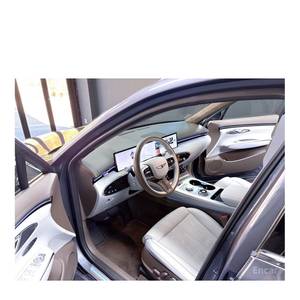 Genesis GV70 2.5T 2024 Gasolina 2WD con 16,000 km, Volante a la Izquierda, Caja de Cambios Automática, Asientos de Cuero, Cámara Trasera - Product Image 4