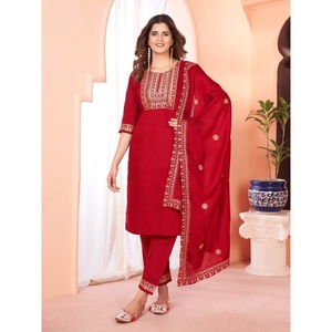 เสื้อท่อนบนปักลายวิสคอสแฟชั่นมีสีแดง - Product Image 1