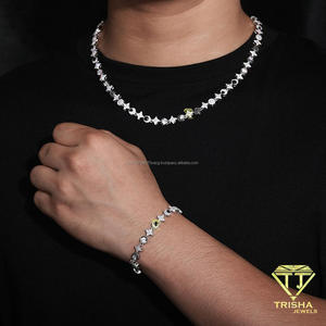 สร้อยข้อมือสีเงินประดับด้วยหินสีดำและลายดาว สำหรับผู้ซื้อเครื่องประดับขายส่งและผู้ค้าปลีกแฟชั่น - Product Image 5