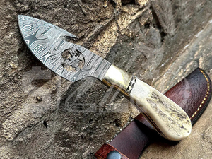 มีดล่าสัตว์เหล็กดามัสกัสแบบ OEM พร้อมด้ามเขาสัตว์  ใบมีดคงที่ สำหรับตั้งแคมป์ กิจกรรมกลางแจ้ง และพกพาประจำวัน พร้อมปลอกหนัง - Product Image 5