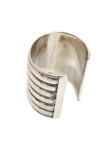 Brazalete Ancho Plateado para Mujer - Product Image 3