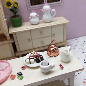 Escena de Fiesta de Té en Miniatura a Escala 1:12, Decoración Artesanal de Resina y Madera Contrachapada para Exhibición en el Hogar - Product Image 3