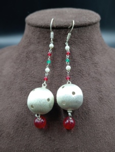 Pendientes clásicos vintage chapados en oro con forma de bola, perlas de imitación, cuentas rojas y verdes, joyería para mujer, lazo, boda - Product Image 2