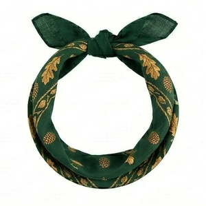 Pañuelo unisex verde cuadrado de poliéster con estampado de animales del bosque, bandana informal para usar en las cuatro estaciones - Product Image 6