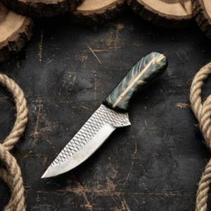 Couteau Skinner à lame fixe gravé, manche en résine vert-or, broche en laiton, pleine tige, pour la chasse et l'EDC, avec étui, vente en gros B2B OEM - Product Image 4