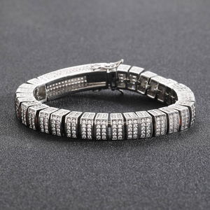 Bracelet large en moissanite serti de diamants, style luxe, bijoux statement, cadeau étincelant pour hommes et femmes - Product Image 4