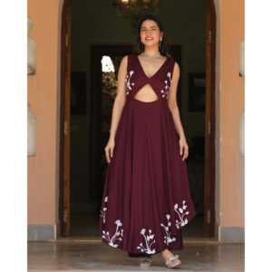 Conjunto de Traje de Vino Pintado a Mano Jemmy, Talla XS, Decorado con Hermosas Flores - Product Image 6