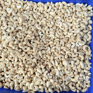 Wholesale High Quality Organic Raw Cashew <b>Kernel</b> <b>Nuts</b> WW180 WW240 WW320 Vietnam Exported to Asia Middle East - Product Image 1