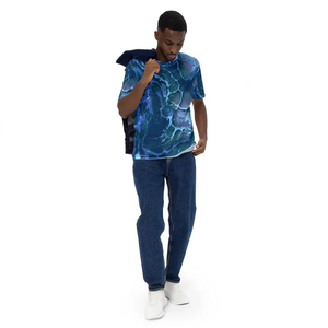 T-shirt à manches courtes pour homme, impression par sublimation, motif abstrait bleu et violet, col rond, coupe décontractée, 100% polyester tricoté - Product Image 2