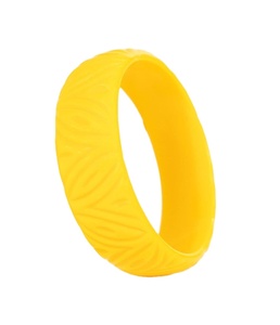 Bracelet unique en résine sculptée pour femmes Bijoux modernes de conception Bracelets en résine faits à la main pour femmes - Product Image 1