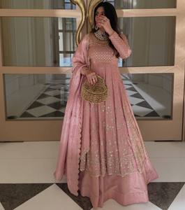 Robe Anarkali en soie brodée rose pour femme, style traditionnel indien et pakistanais, longueur ras du sol, coupe classique, toutes saisons - Product Image 3