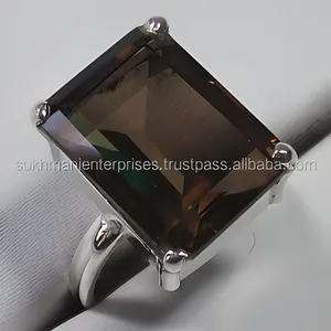 Bague de cocktail moderne pour femme avec pierre de quartz fumé taille émeraude dans un serti à griffes en argent 925 - Product Image 2