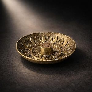 Brûleur d'encens en laiton avec motif de lotus pour une utilisation religieuse et d'aromathérapie - Product Image 2
