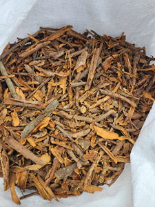 Bâtonnets d'écorce de cassia séchée, épice aromatique naturelle brute pour usage culinaire (morceaux brisés) - Product Image 4