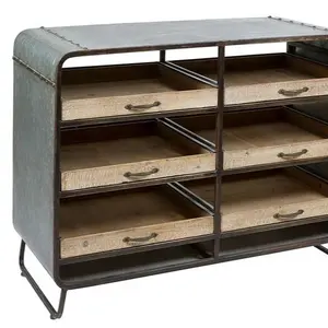Gabinete de almacenamiento de aparador de estilo vintage de metal remachado con estantes de madera y cajones hechos a mano
