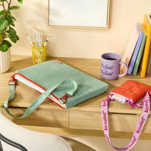 แก้วกาแฟเซรามิกลายพิมพ์ตัวอักษรใหญ่เคลือบเงา ดีไซน์สวย จับถนัดมือ เหมาะเป็นของขวัญ - Product Image 3