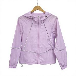 Chaqueta Cortavientos Morada Personalizada para Mujer, Ligera, con Capucha, Ribete Reflectante, Impermeable, Ropa Deportiva para Exteriores - Product Image 1