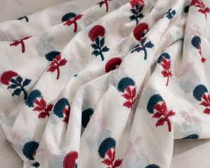 Tissu en Popeline Florale de Coton 58/60 Pouces Blanc Rouge Bleu Imprimé Botanique Respirant Textile de Maison Tissé Fil Peigné Poids Moyen - Product Image 3