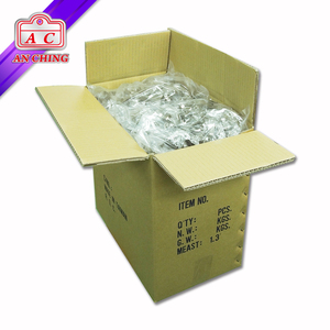 Porta credenciales retráctil redondo de metal chapado para oficina - Product Image 3