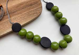 Geometric <b>Green</b> Resin <b>Beaded</b> <b>Necklace</b> Unisex Casual Statement Jewelry Gift - Product Image 3