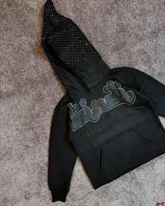 เสื้อฮู้ดผู้ชายสีดำพิมพ์ลายตัวอักษรกราฟิก Unfold Stories แขนยาวลำลอง - Product Image 4