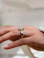 SATVIK RATNA 5 Karat Radiant-Schliff Laborgezüchteter Diamant 14K Gold Breiter Zigarrenring mit verstecktem Halo Solitär Statement-Ring Braut-Verlobungsring