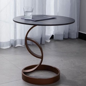 Table basse au design industriel moderne, décorative, minimaliste, avec plateau en marbre et structure en métal, pieds courbes, pour le mobilier de salon - Product Image 3