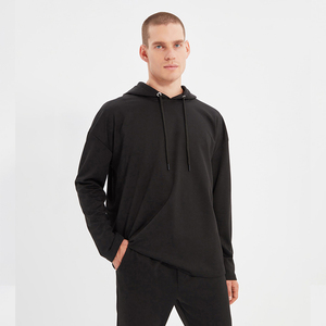Ensemble de survêtement minimaliste pour homme, 100 % coton, coupe droite, entièrement noir, style streetwear, avec poignets ouverts, éco-responsable - Product Image 4