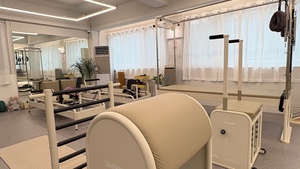 เครื่องวิเคราะห์ร่างกายอัจฉริยะ Bodydot BDF1000 ใช้พลังงาน AI โครงอะลูมิเนียมอัลลอยด์ยืดหยุ่น ไม่สามารถพับได้ ติดตามท่าทางร่างกายแบบเต็มตัว ขนาด 35x35x134 ซม. - Product Image 4