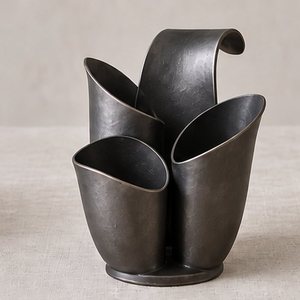 Cesta de Almacenamiento de Metal para Cocina, Diseño de Pétalos Enrollados, Hecha a Mano, de Hierro Forjado, Color Carbón Oscuro/Satén - Product Image 1