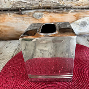 Boîte de rangement carrée moderne en argent pour mouchoirs, accessoire de table professionnel, idéal pour les bureaux et les salles de conférence, provenant d'Inde - Product Image 1