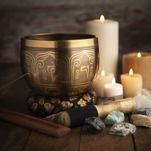 Cuenco de metal artesanal premium con mazo de madera, cuenco de sonido para meditación, sanación, yoga, mindfulness y relajación - Product Image 2
