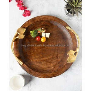 Plateau de service en bois fait à la main, vaisselle, poignée en métal, design unique, plateau de service en bois fait à la main - Product Image 1