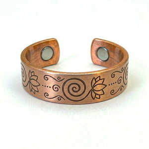 Anillo de Cobre Puro Premium con Árbol de la Vida • Anillo de Lujo con Grabado de Hojas Botánicas y Propiedades Curativas - Product Image 6