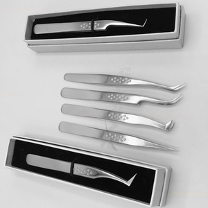 Pince à épiler RMI Silver Shin pour cils, avec poignée à motif étoile et emballage en boîte blanche/noire, ensemble de pinces à épiler - Product Image 2