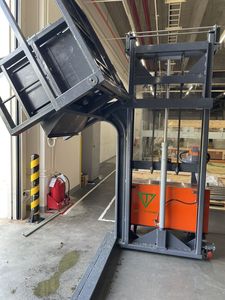 Apilador de paletas eléctrico a precio de fábrica, motor apilador eléctrico peatonal de 5T-2M, garantía de 1 año, mecánico asiático en Vietnam - Product Image 4