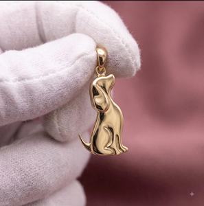 Pendentif Chien Assis en Argent Sterling 925 Plaqué Or, Breloque Minimaliste pour Amoureux des Chiens, Bijou Animalier, Charm Pendentif - Product Image 1