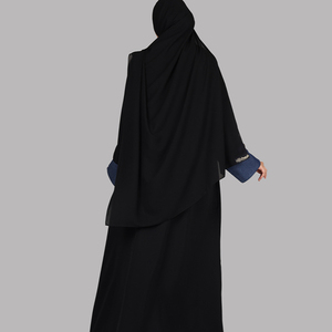 Ensemble Abaya et Hijab Assorti en Satin à Carreaux pour Femme, Coupe Longue Évasée, Vêtement Islamique Haut de Gamme Prêt à la Vente - Product Image 2