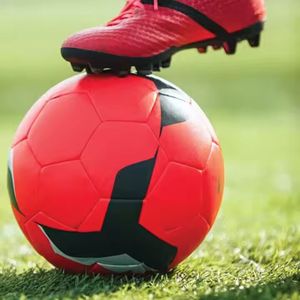 Ballon de football personnalisé, ballon d'entraînement de football personnalisé, haute durabilité, qualité de match, cuir PU, logo imprimé - Product Image 4