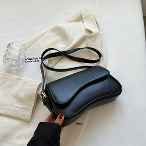 Bolso de Hombro Tipo Sobre para Mujer, Cierre de Solapa de Cuero, Estilo Minimalista, Correa de Hombro, Asa Individual, Uso Diario en Todas las Estaciones - Product Image 3