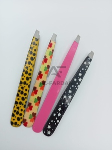 Pince à épiler pour sourcils en acier inoxydable japonais, à pointe carrée et biseautée, avec revêtement en papier, motifs personnalisés disponibles - Product Image 2