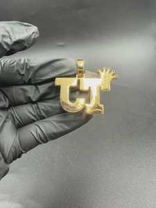 จี้รูปมงกุฎสไตล์ฮิปฮอปแบบกำหนดเอง จี้เงินแท้ 925 ประดับเพชรโมอิสซาไนต์ VVS  แบบสองสี จี้รูปตัวอักษร - Product Image 6