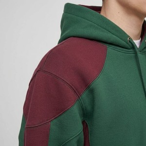Conjunto Deportivo Premium Color Verde Borgoña, Sudadera con Capucha y Bloques de Color, Pantalones Deportivos Anchos, Estilo Urbano - Product Image 3
