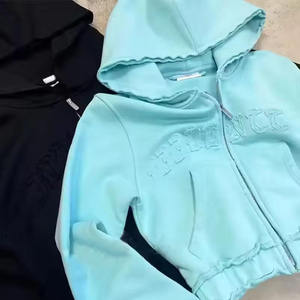 Ensemble de survêtement brodé ton sur ton de haute qualité OEM pour femme, style streetwear vintage délavé à l'acide, avec sweat à capuche court - Product Image 4