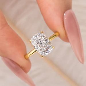 Anillo de Compromiso Clásico con Corte Cojín de Moissanita 925, Diseño Moderno, Chapado en Oro Amarillo sobre Plata de Ley para Mujer - Product Image 2
