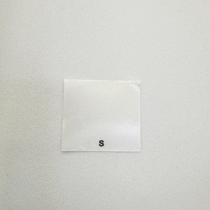 Tamaños de etiquetas de cuello trasero personalizadas | Autoadhesivo XS a XXXL | Aplicación de tela fácil para uso en ropa y prendas de vestir - Product Image 4