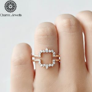 Bague de fiançailles pour femme Charm Jewells en argent plaqué or rose avec moissanite taille coussin, sertie à griffes, style minimaliste, certifiée IGI - Product Image 3