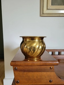 Durable Eco-Friendly Gold Metal Hammered Modern Customized Round Flower <b>Pot</b> Planter Vase Plant <b>Stand</b> for Indoor Home Decoration - Product Image 1